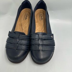 Clarks College Women’s Navy Blue Leather Slip On-Carleigh Eliza Size 7 W